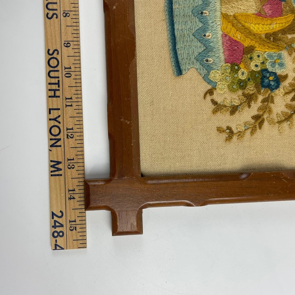 Vintage‎ Crewel Embroidery Fruit Bowl Floral Art Notched Wood Frame 11.5x9.5 70s - Picture 9 of 10